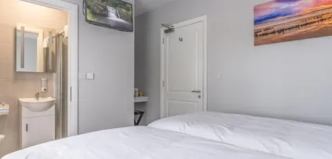 Burrows Lodge Tramore Beach Room 5