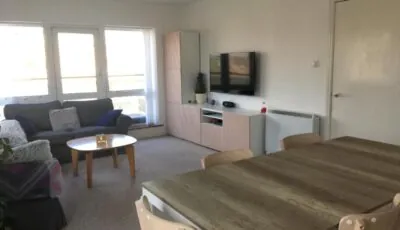 Central Spacious 3 Bedroom Apartment With Parking