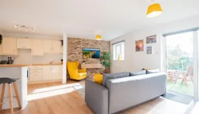 City Centre Escape with LARGE Terrace, Sleeps 7