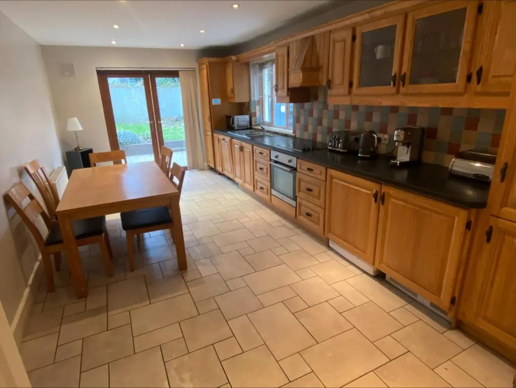Cosy 4 Bedroom Galway House with Rear Garden Patio