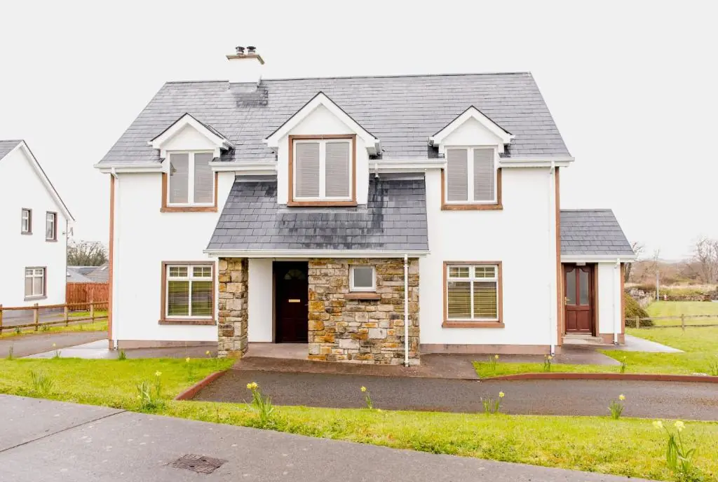 Duncarbury Heights - 4 Bedroom Detached House