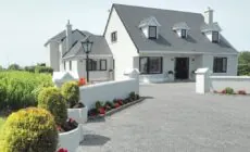 Hillcrest Luxury Apartment
