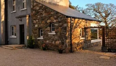 Holly Lodge
