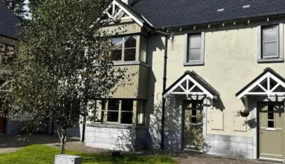 Kilronan 3 bed house on castle grounds