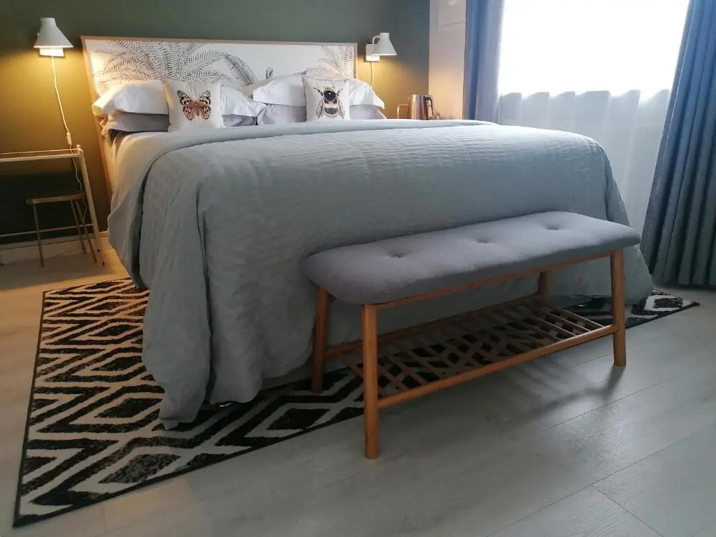 No 12 B&B