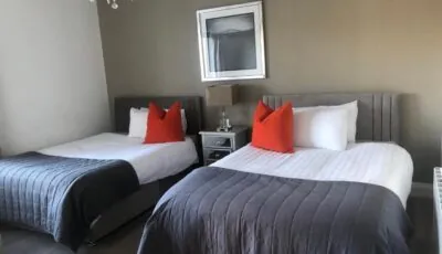 Oak Tree Lodge