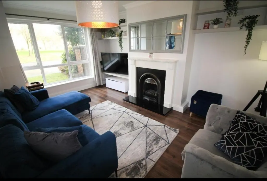 Stylish Spacious 4 Bedroom House