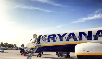 Ryanair digitaliza su tarjeta de embarque - Dominio público