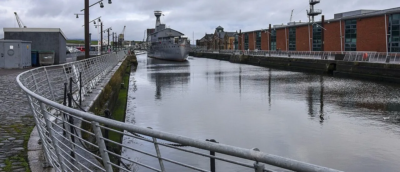El HMS Caroline