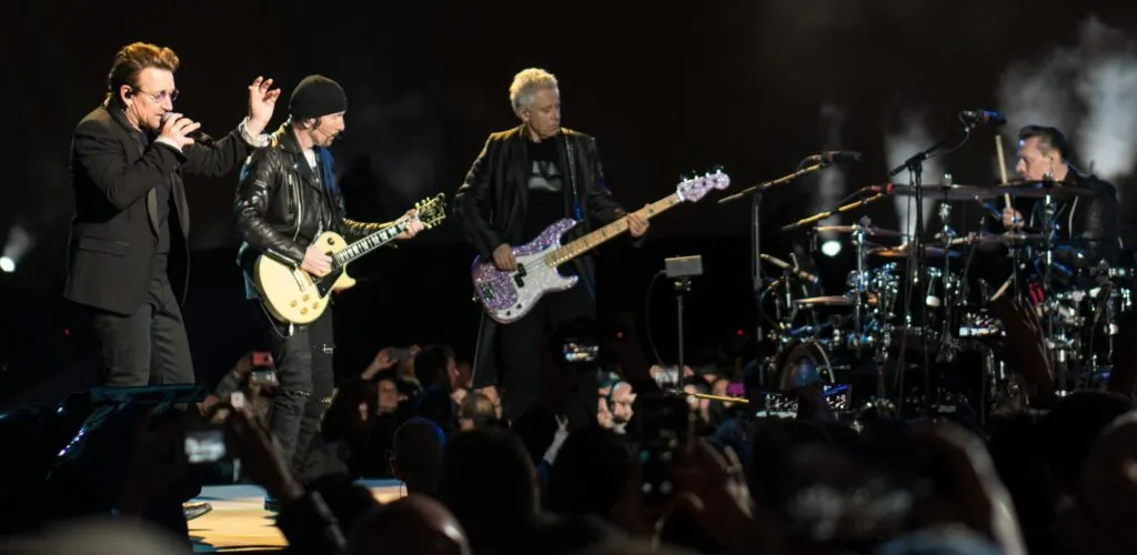 U2 anuncia un vinilo amarillo de Carnaval De Luz reservado a las tiendas de discos independientes